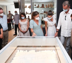 Los Reyes en el Museo Monográfico/Necrópolis Puig des Molins