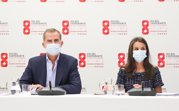 Don Felipe y Doña Letizia durante la reunión