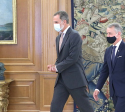 Su Majestad el Rey y el Lehendakari del Gobierno Vasco, Iñigo Urkullu Renteria se dirigen al despacho de Don Felipe para la audiencia