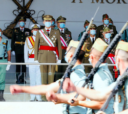 Su Majestad el Rey durante el desfile