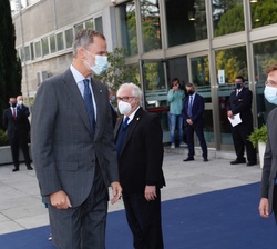 Su Majestad el Rey recibe el saludo del alcelde de Madrid, , José Luis Martínez-Almeida
