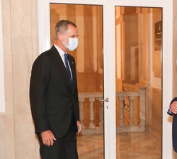 Su Majestad el Rey recibe el saludo del presidente de la Sección de Fiscalización y Consejero de Cuentas del departamento 5º de la Sección de Fiscaliz