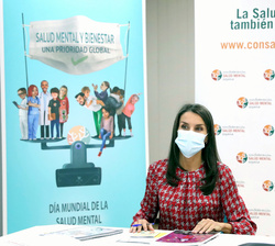 Doña Letizia durante la reunión de trabajo