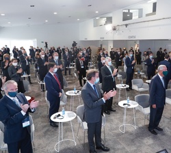 Don Felipe y el presidente Rebelo de Sousa en el Centro de Convenciones, momentos antes del comienzo del Foro