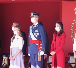 Sus Majestades los Reyes y Sus Altezas Reales la Princesa de Asturias y la Infanta Doña Sofía en el Palco de Honor