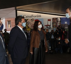 Su Majestad el Rey recibe el saludo del ministro de Inclusión, Seguridad Social y Migraciones, José Luis Escrivá