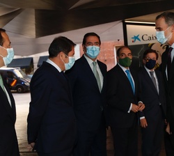 Su Majestad el Rey recibe el saludo del presidente de la Confederación Española de la Pequeña y Mediana Empresa, Gerardo Cuerva