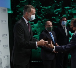 Su Majestad el Rey entrega el premio Trayectoria Profesional 2020 a Enrique Cornejo