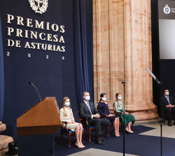 Proyección del Video de agradecimiento de Anne Carson, Premio Princesa de Asturias de las Letras