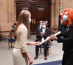 Su Alteza Real la Princesa de Asturias entrega el Galardon Princesa de Asturias de Comunicación y Humanidades a Cristina Fuentes, directora para Latin