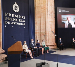 Proyección del video de agradecimiento de Ingrid Daubechies, Premio Princesa de Asturias de la Investigación Científica y Técnica