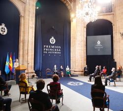 Intervención de Doña Leonor ante los premiados y personalidades asistentes a la Ceremonia de entrega de los Premios Princesa de Asturias 2020