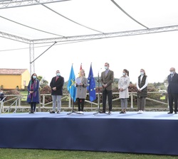 Doña Leonor dirige unas palabras a los vecinos Somao, Pueblo Ejemplar de Asturias 2020