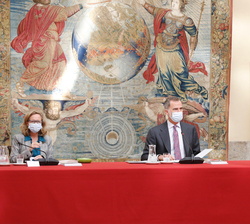 Don Felipe durante el desarrollo de la reunión