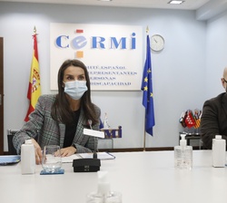 Su Majestad la Reina durante la reunión