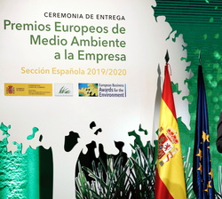 Su Majestad el Rey durante su intervención tras la entrega de los galardones