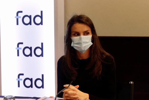 Doña Letizia durante la reunión de trabajo en la sede de la Fad