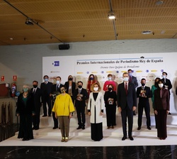 Fotografía de Su Majestad el Rey junto con autoridades, premiados y patrocinadores