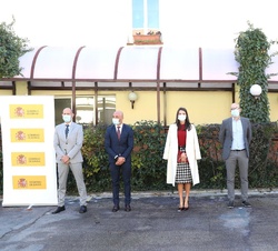 Su Majestad la Reina con los miembros del Real Patronato sobre Discapacidad