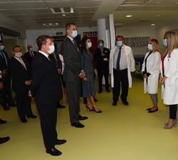 Sus Majestades los Reyes en el inicio de su visita al nuevo Hospital Universitario de Toledo