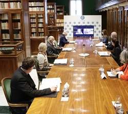 Desarrollo de la reunión de trabajo de la Fundación del Español Urgente "FundéuRAE”