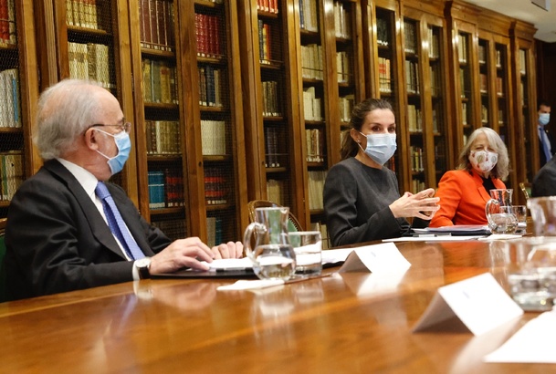 Doña Letizia participa durante la reunión de trabajo de la Fundación del Español Urgente "FundéuRAE”