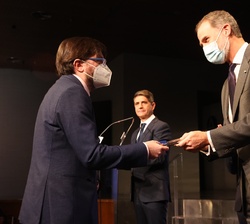 Don Felipe durante la entrega de los Premios Escolares Ana María Vidal-Abarca, “Una ciudad sin violencia” a las víctimas del Terrorismo