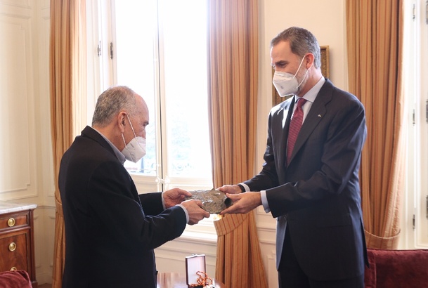 Su Majestad el Rey hace entrega del Premio de Literatura en Lengua Castellana "Miguel de Cervantes" 2019 a Joan Margarit