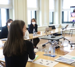 Doña Letizia durante la reunión de trabajo del comité de dirección de la Fundación Telefónica