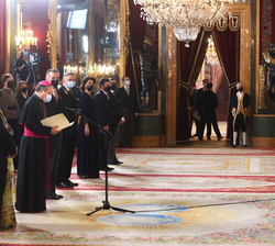 Monseñor Bernardito Auza, Nuncion de Su Santidad, durante su intervención ante Sus Majestades los Reyes