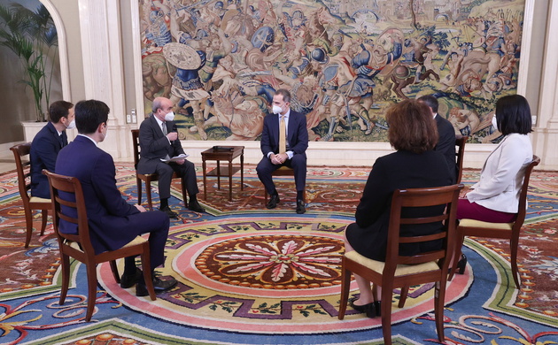 Su Majestad el Rey durante la audiencia a una representación del cuerpo directivo de la Organización de Estados Iberoamericanos para la Educación, la 