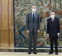 Su Majestad el Rey junto a D. Miguel Herrero y Rodríguez de Miñón
