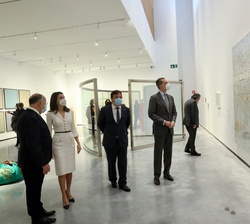 Don Felipe y Doña Letizia durante el recorrido