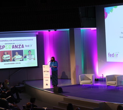 Ponencia "Contexto de las enfermedades raras en el marco de la COVID-19" a cargo de Carmen Cortés