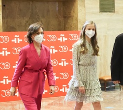 Su Alteza Real la Princesa de Asturias accede del Instituto Cervantes acompañada de la vicepresidenta primera del Gobierno y ministra de la Presidenci