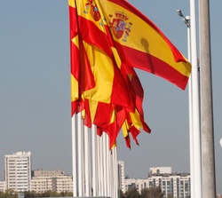 Sus Majestades los Reyes reciben honores antes de partir a Andorra