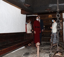 Visita a las cocinas de la Casa de la Vall de Sus Majestades los Reyes