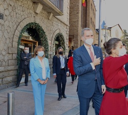 Los Reyes reciben el saludo de los ciudadanos de Andorra la Vella