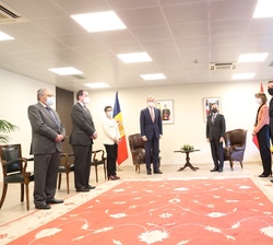 Encuentro entre las delegaciones española y andorrana en el edificio administrativo del Gobierno de Andorra