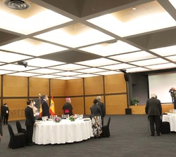 Interpretación de los Himnos Nacionales de España y del Principado de Andorra