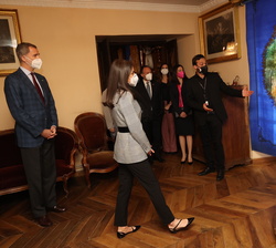 Sus Majestades los Reyes recorren la Casa Museo d’Areny-Plandolit