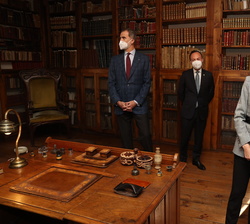 Sus Majestades los Reyes recorren la Casa Museo d’Areny-Plandolit