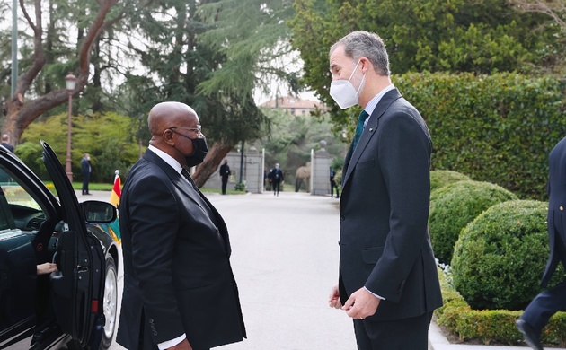 Su Majestad el Rey recibe al Presidente de la República de Ghana, Nana Addo Dankwa Akufo-Addo, a su llegada al Palacio de La Zarzuela