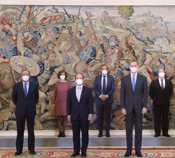 Su Majestad el Rey junto al Consejo de Administración de Bergé y Compañía