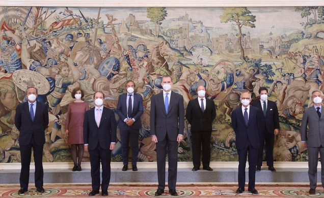 Su Majestad el Rey junto al Consejo de Administración de Bergé y Compañía