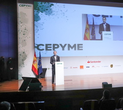 Su Majestad el Rey durante su intervención tras la entrega de los premios