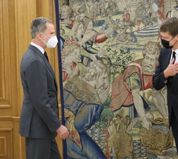 Su Majestad el Rey recibe el saludo del embajador del Reino Unido de Gran Bretaña e Irlanda del Norte en España
