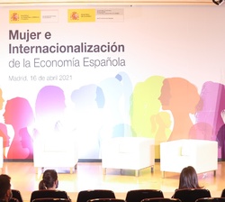 Intervención de la ministra de Industria, Comercio y Turismo, Reyes Maroto