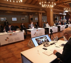 Un momento de la sesión plenaria de la XXVII Cumbre Iberoamericana de jefes de Estado y de Gobierno