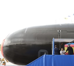 El Rey y la Princesa de Asturias tras la puesta a flote del Submarino S-81 “Isaac Peral”